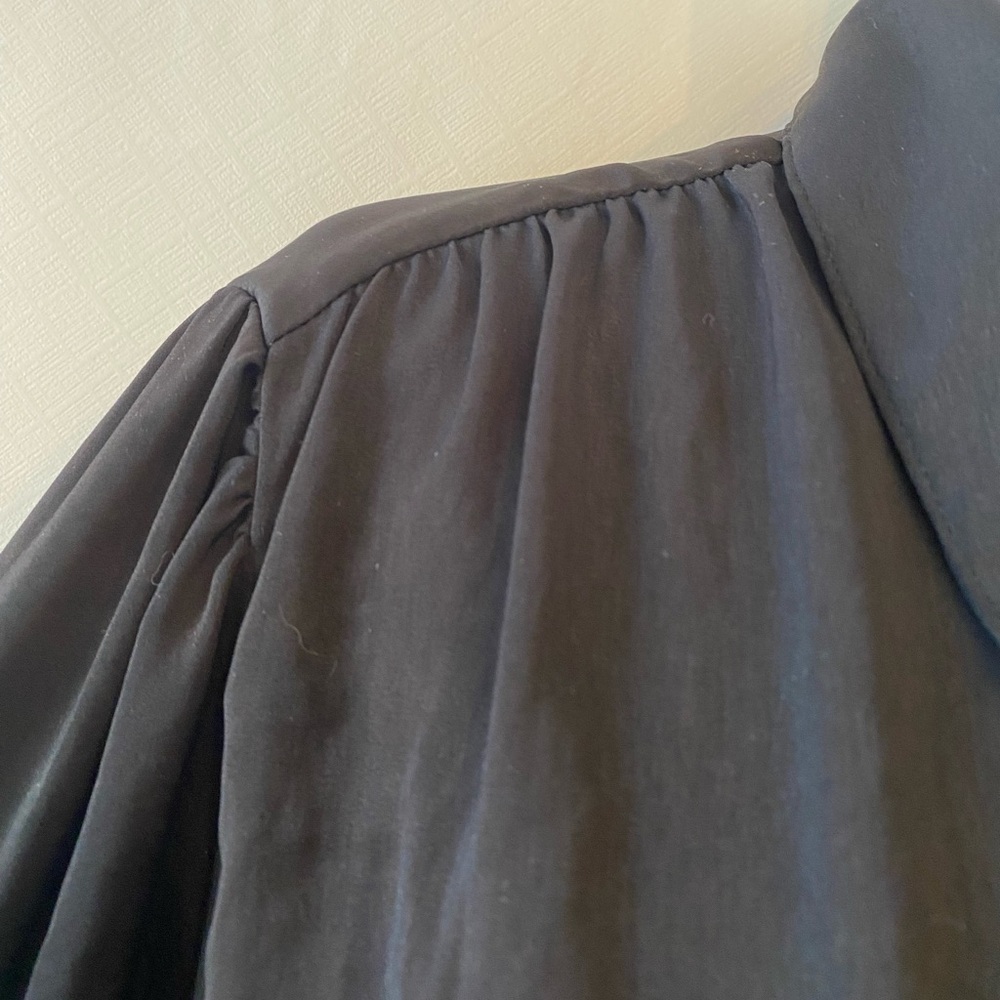 Banana Republic Black Long Sleeve Split Neck Collar Minimalist Blouse LG Witchy - Picture 4 of 16